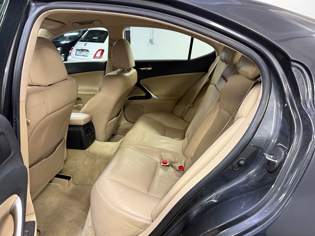 Lexus IS 220D  - Foto 10