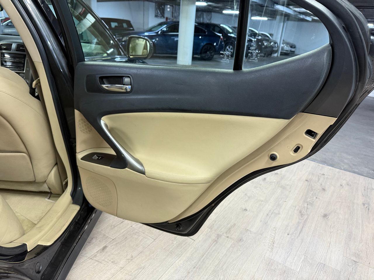 Lexus IS 220D  - Foto 13