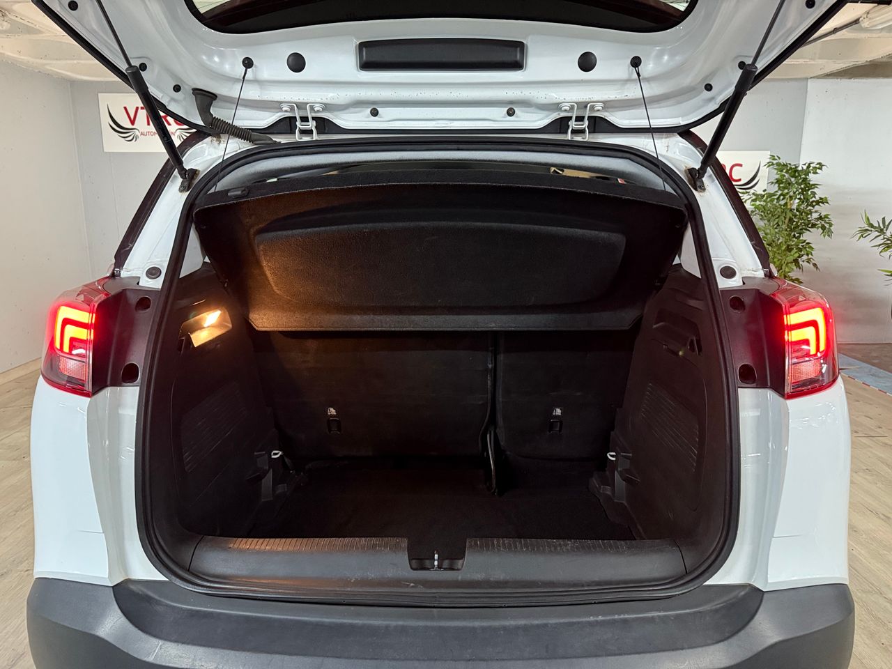 Opel Crossland X 1.2T S&S DESIGN LINE - 120 ANIVERSARIO x - Foto 25