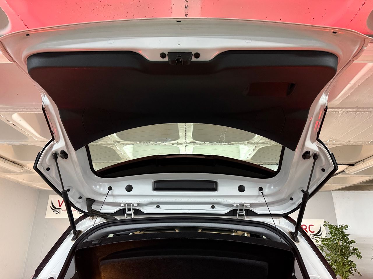 Opel Crossland X 1.2T S&S DESIGN LINE - 120 ANIVERSARIO x - Foto 26