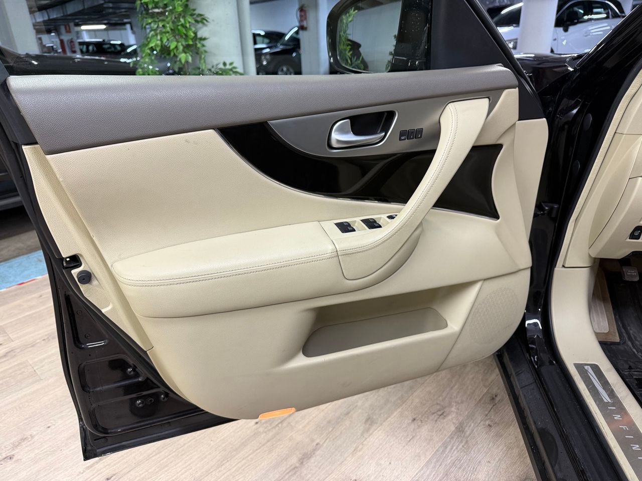 Infiniti FX 30D s  - Foto 16