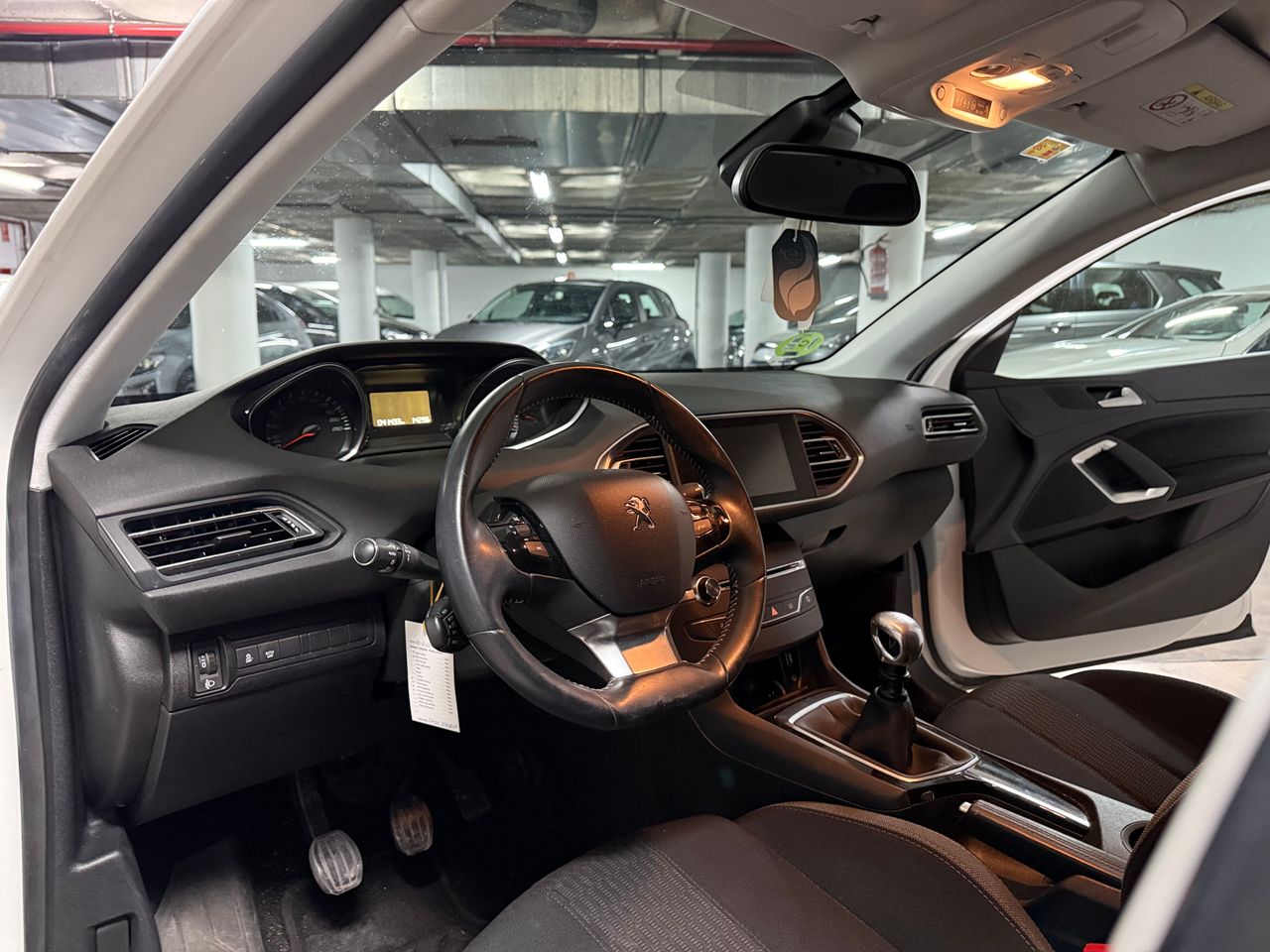 Peugeot 308 1.2 l  - Foto 14