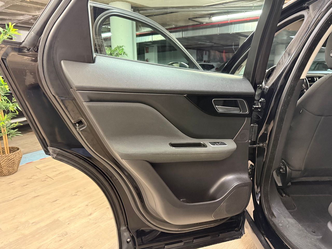 Jaguar F-Pace 2.0d AWD 16V - Foto 13