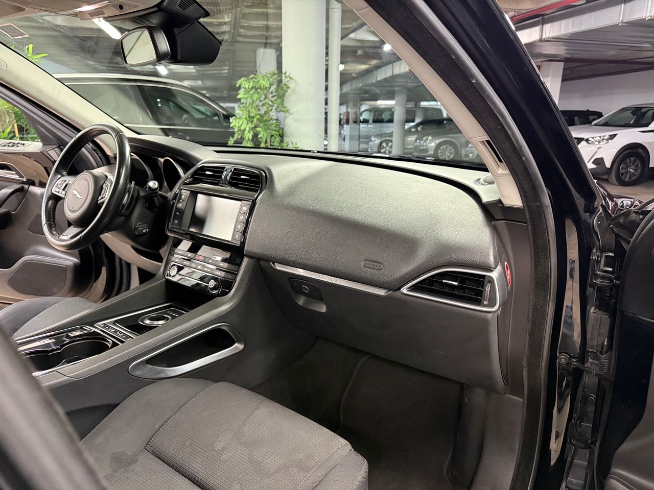 Jaguar F-Pace 2.0d AWD 16V - Foto 18