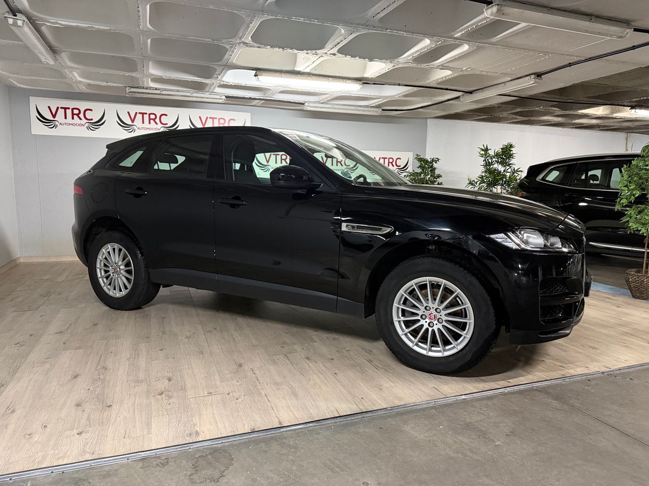 Jaguar F-Pace 2.0d AWD 16V - Foto 6