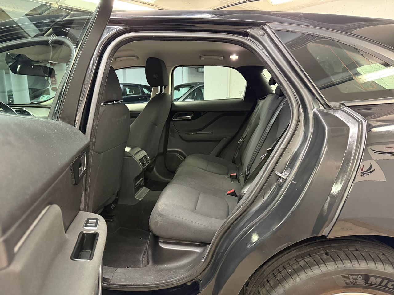 Jaguar F-Pace 2.0d AWD 16V - Foto 12