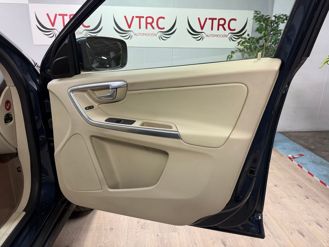 Volvo XC60 D3  MOMENTUM  - Foto 20