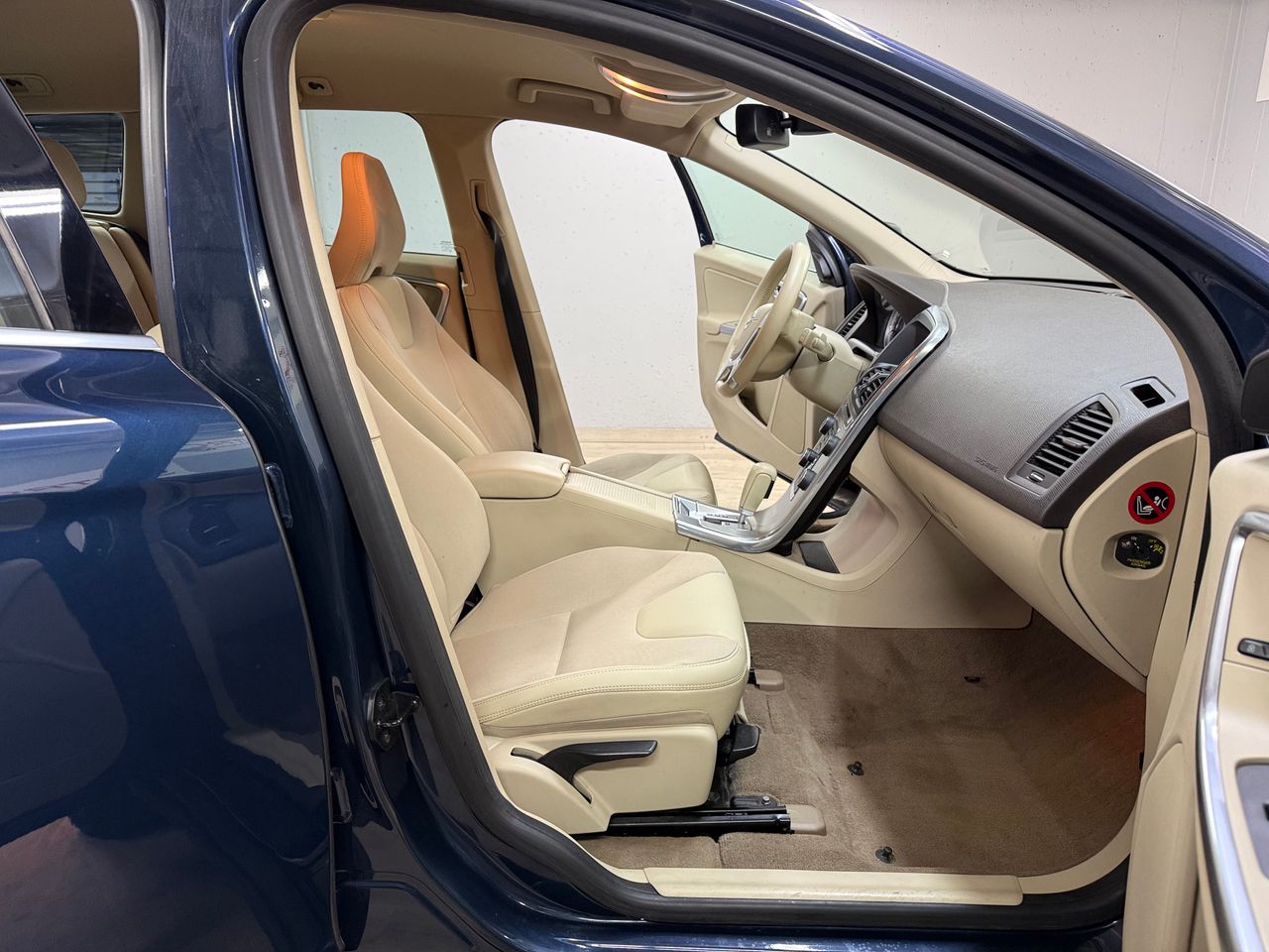 Volvo XC60 D3  MOMENTUM  - Foto 10