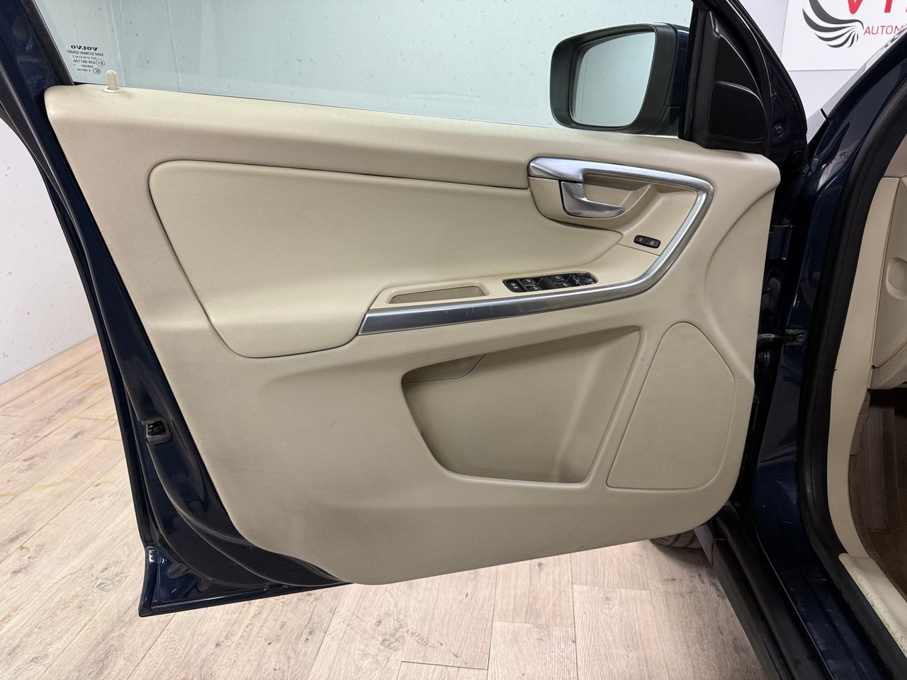 Volvo XC60 D3  MOMENTUM  - Foto 18