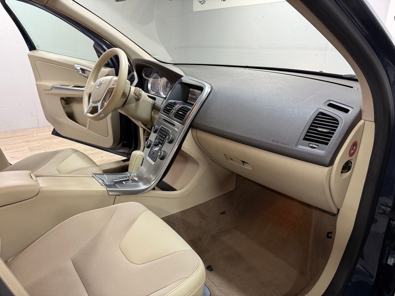 Volvo XC60 D3  MOMENTUM  - Foto 11