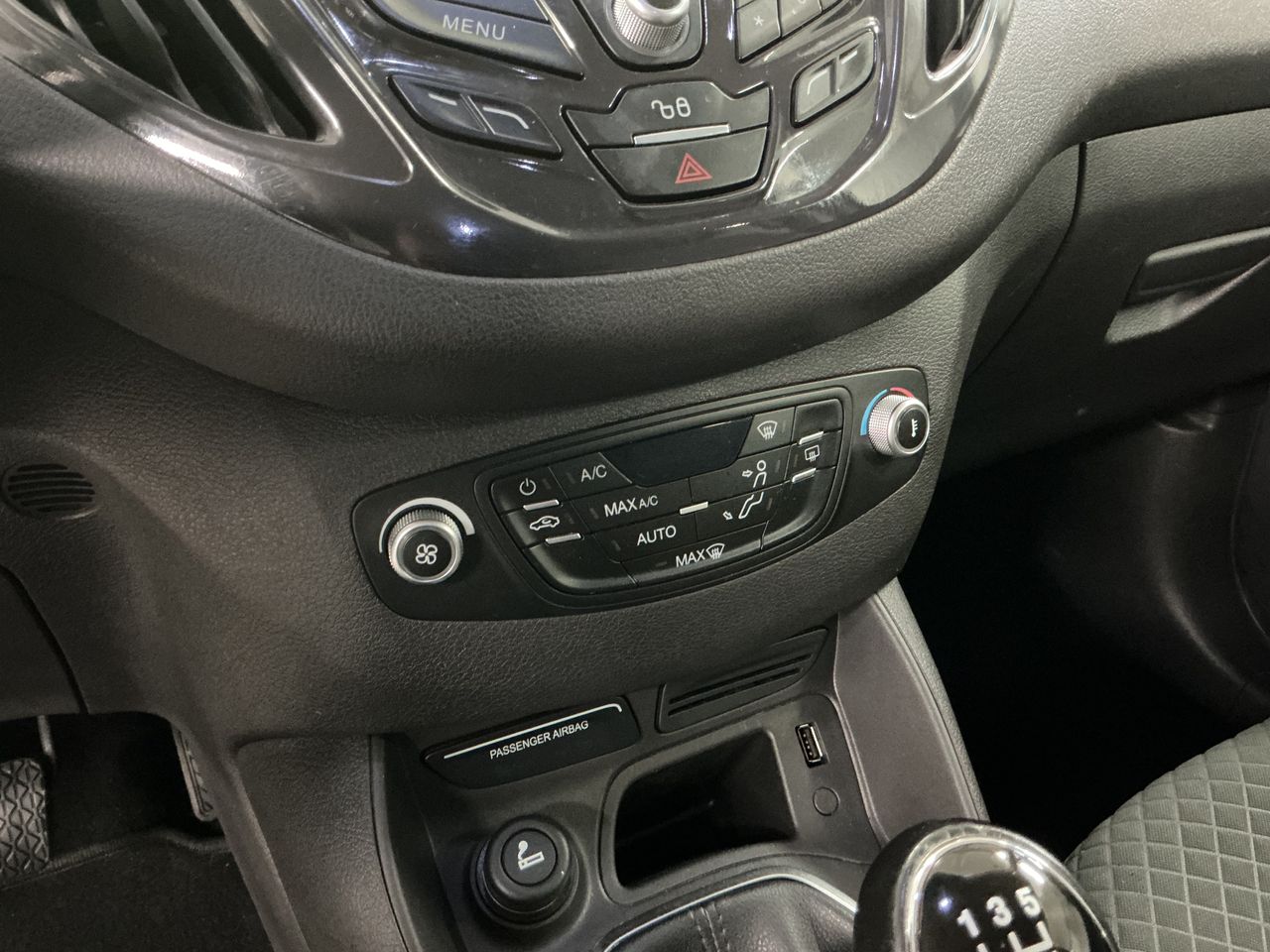 Ford Tourneo Courier 1.0 EcoBoost Sport  - Foto 25