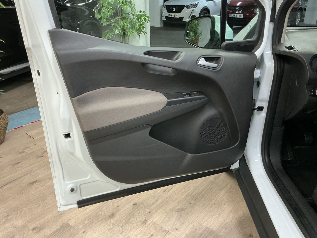 Ford Tourneo Courier 1.0 EcoBoost Sport  - Foto 7