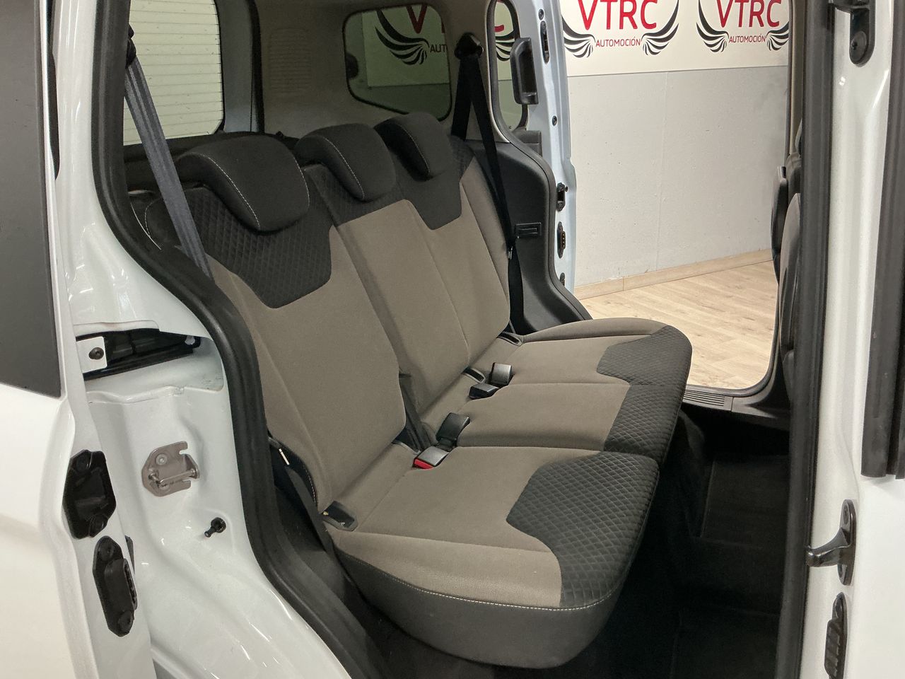 Ford Tourneo Courier 1.0 EcoBoost Sport  - Foto 15