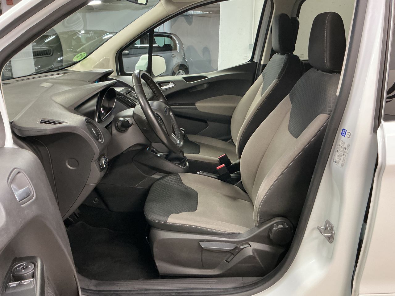 Ford Tourneo Courier 1.0 EcoBoost Sport  - Foto 8