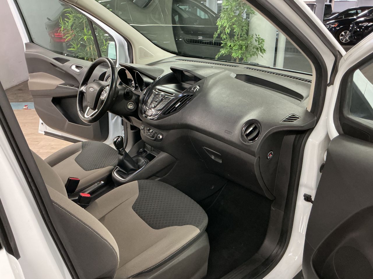 Ford Tourneo Courier 1.0 EcoBoost Sport  - Foto 13