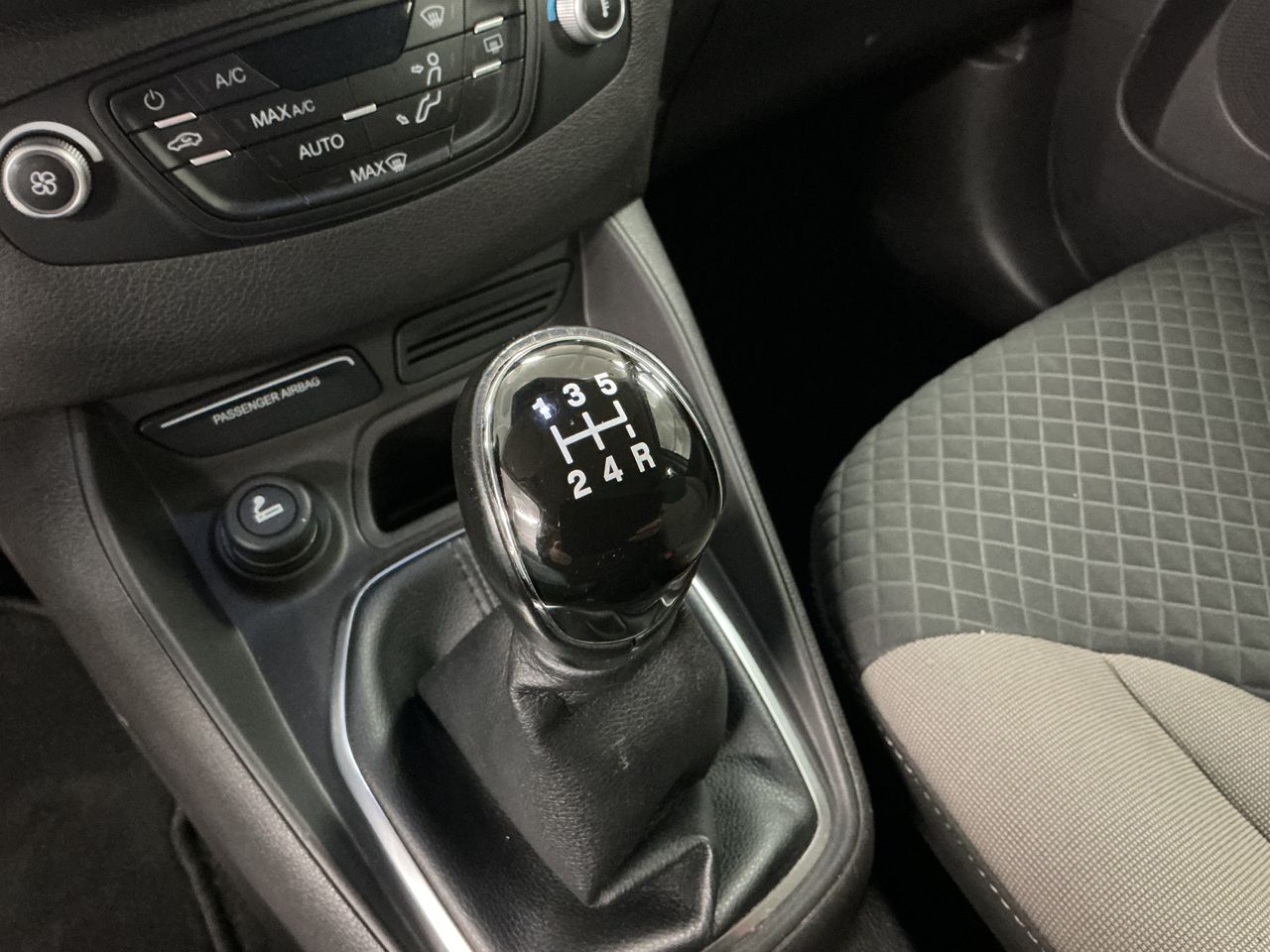 Ford Tourneo Courier 1.0 EcoBoost Sport  - Foto 24