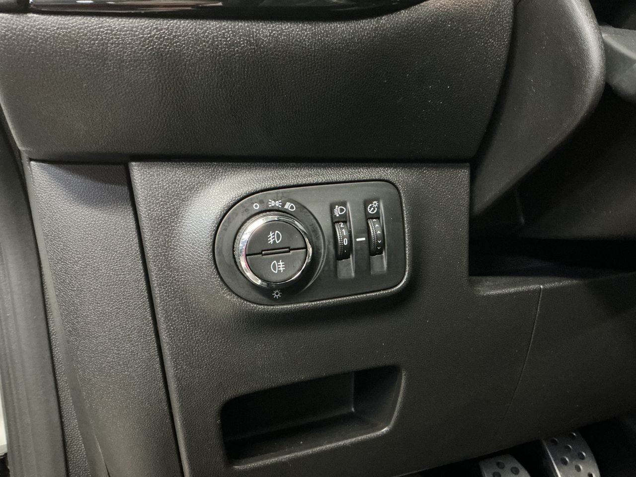 Opel Corsa 3p Selective 1.4 66 kW (90 CV) - Foto 16