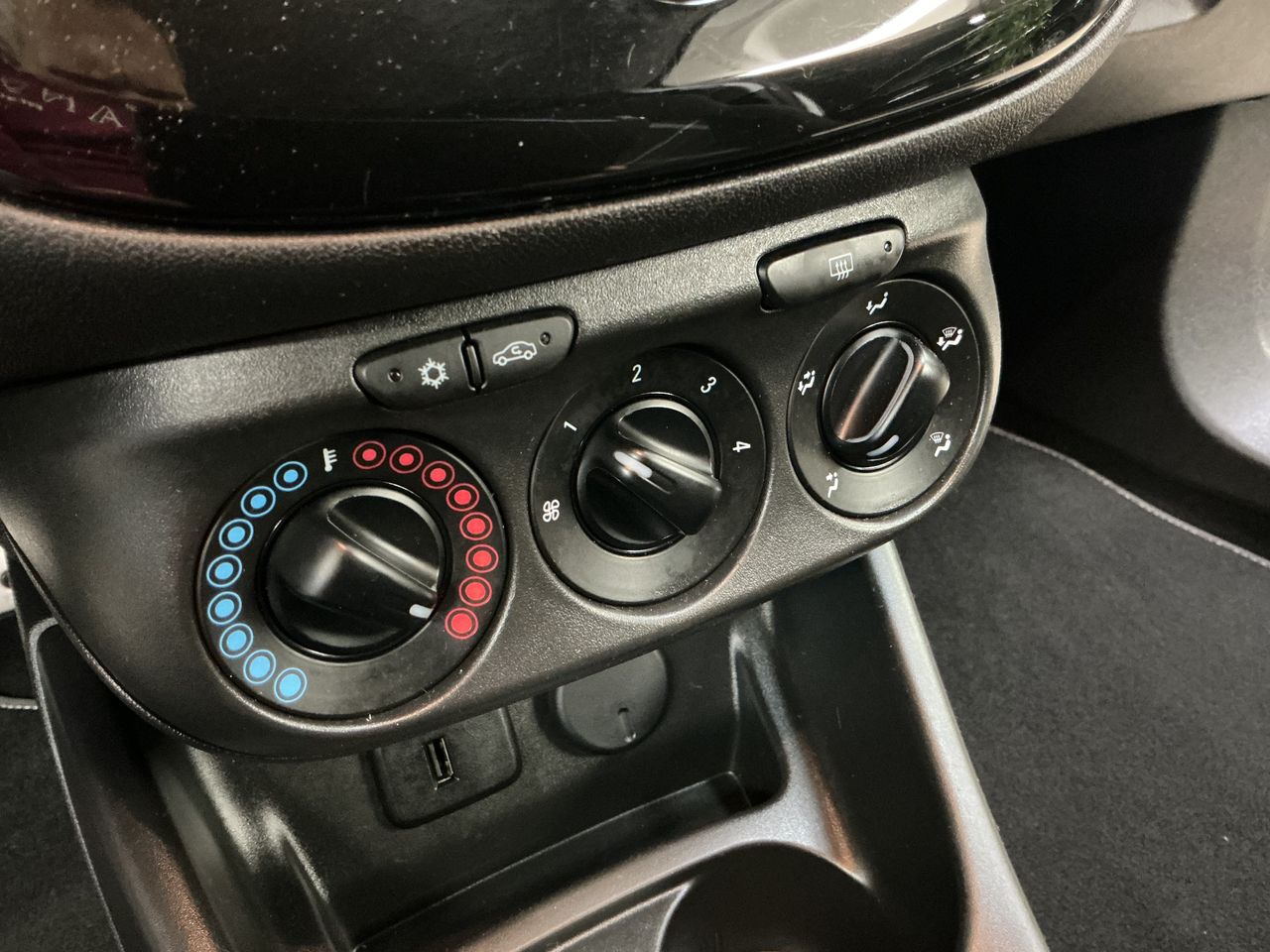 Opel Corsa 3p Selective 1.4 66 kW (90 CV) - Foto 17