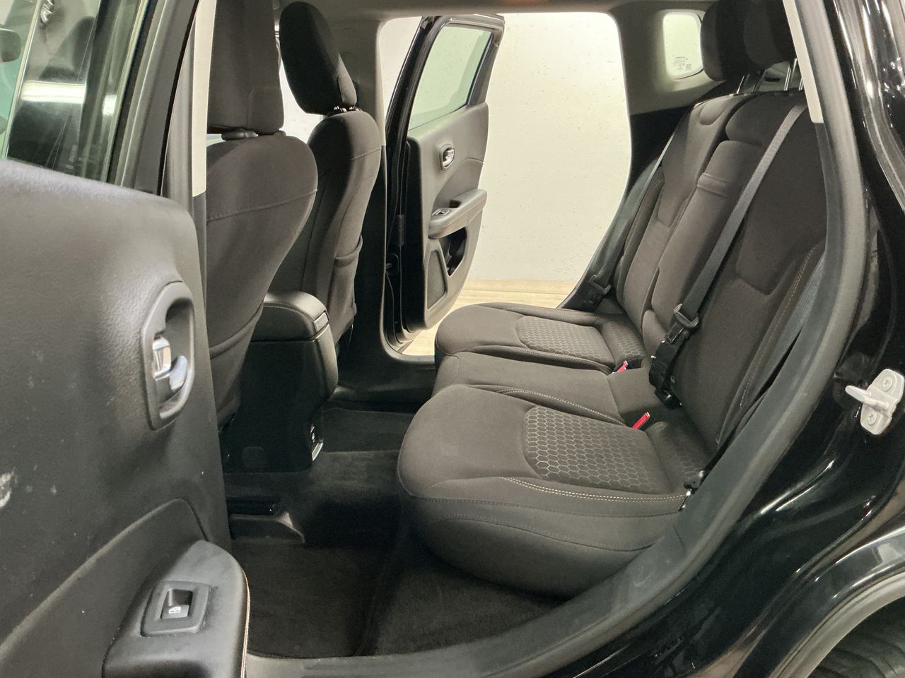 Jeep Compass Sport 1.4 MultiAir 103 kW (140 CV) 4x2 - Foto 13