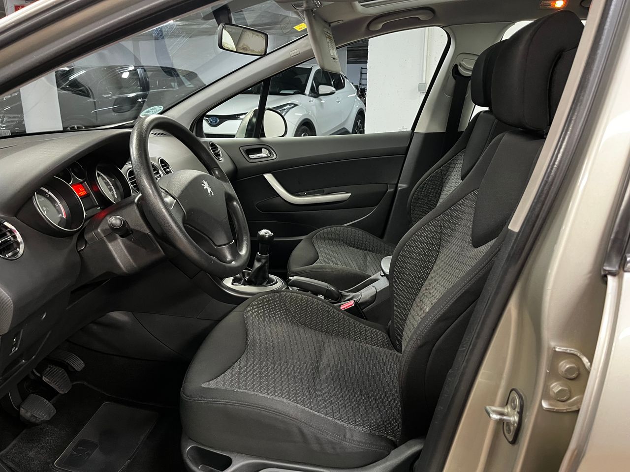 Peugeot 308 SW Confort 1.6 VTi 120 - Foto 20