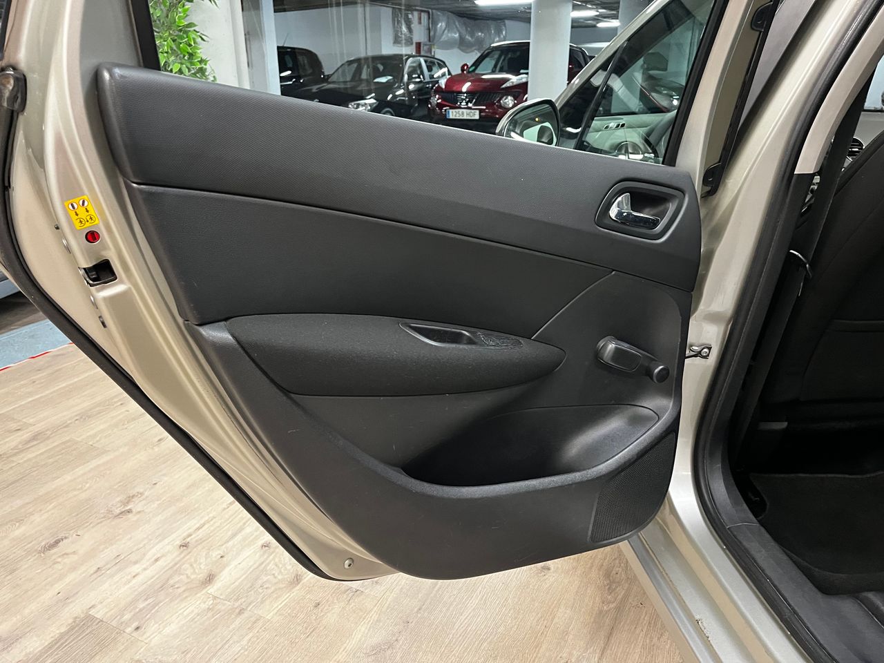 Peugeot 308 SW Confort 1.6 VTi 120 - Foto 18