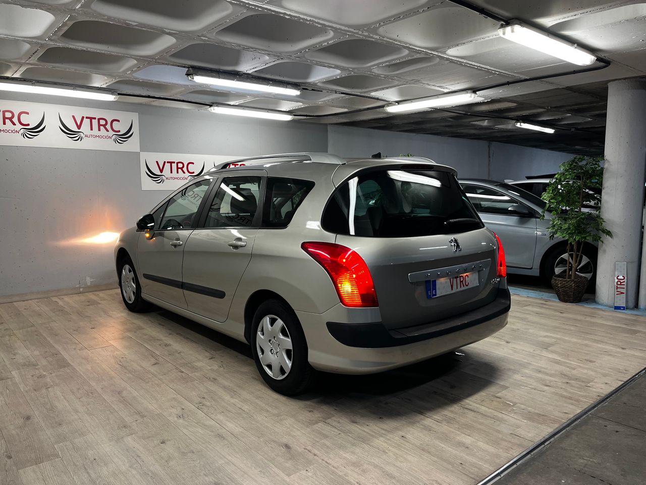 Peugeot 308 SW Confort 1.6 VTi 120 - Foto 3