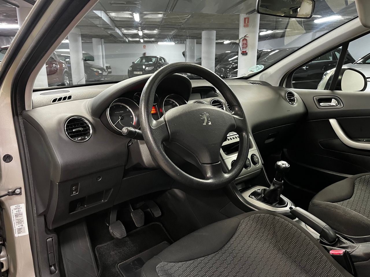 Peugeot 308 SW Confort 1.6 VTi 120 - Foto 22