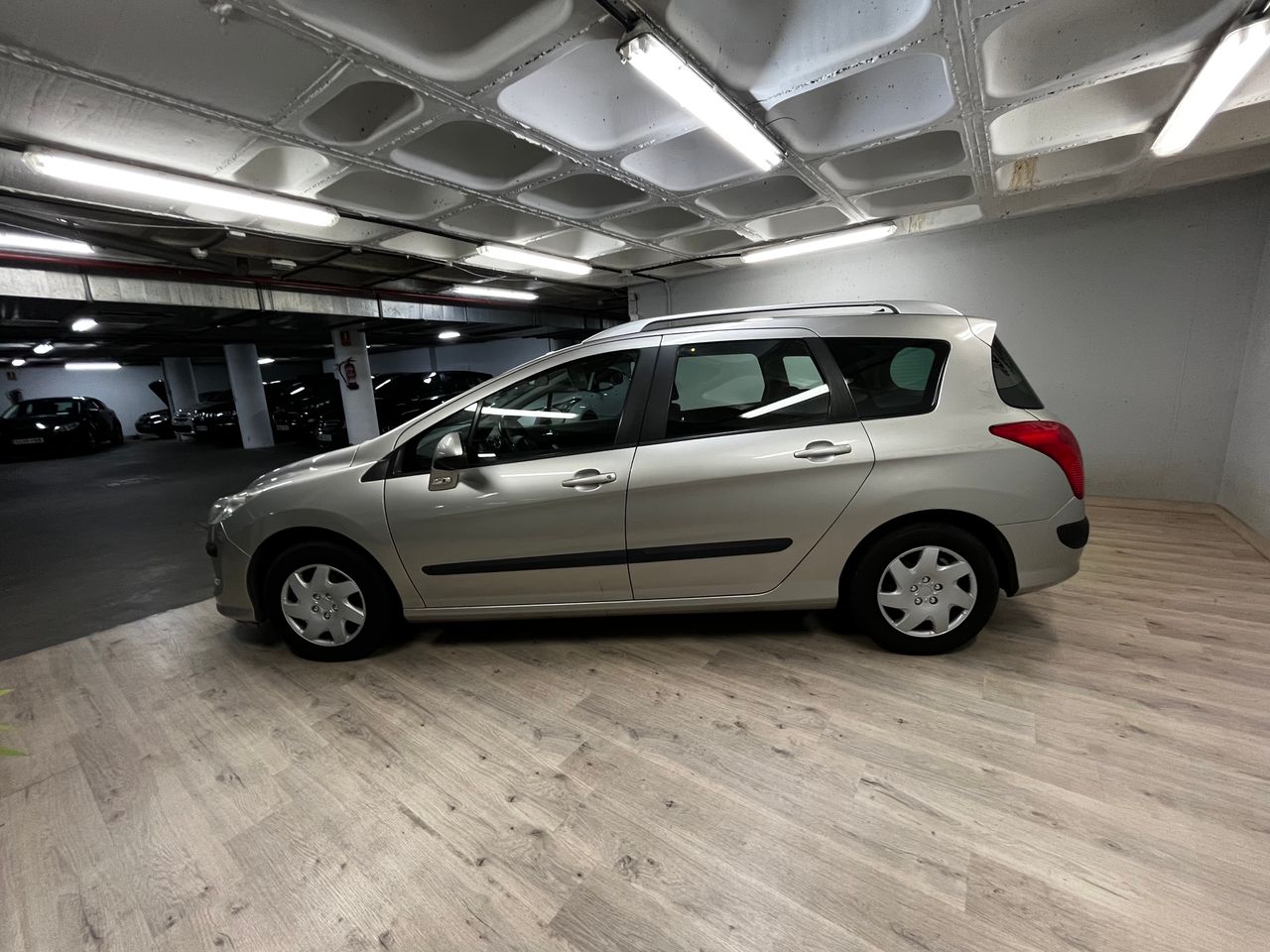 Peugeot 308 SW Confort 1.6 VTi 120 - Foto 26