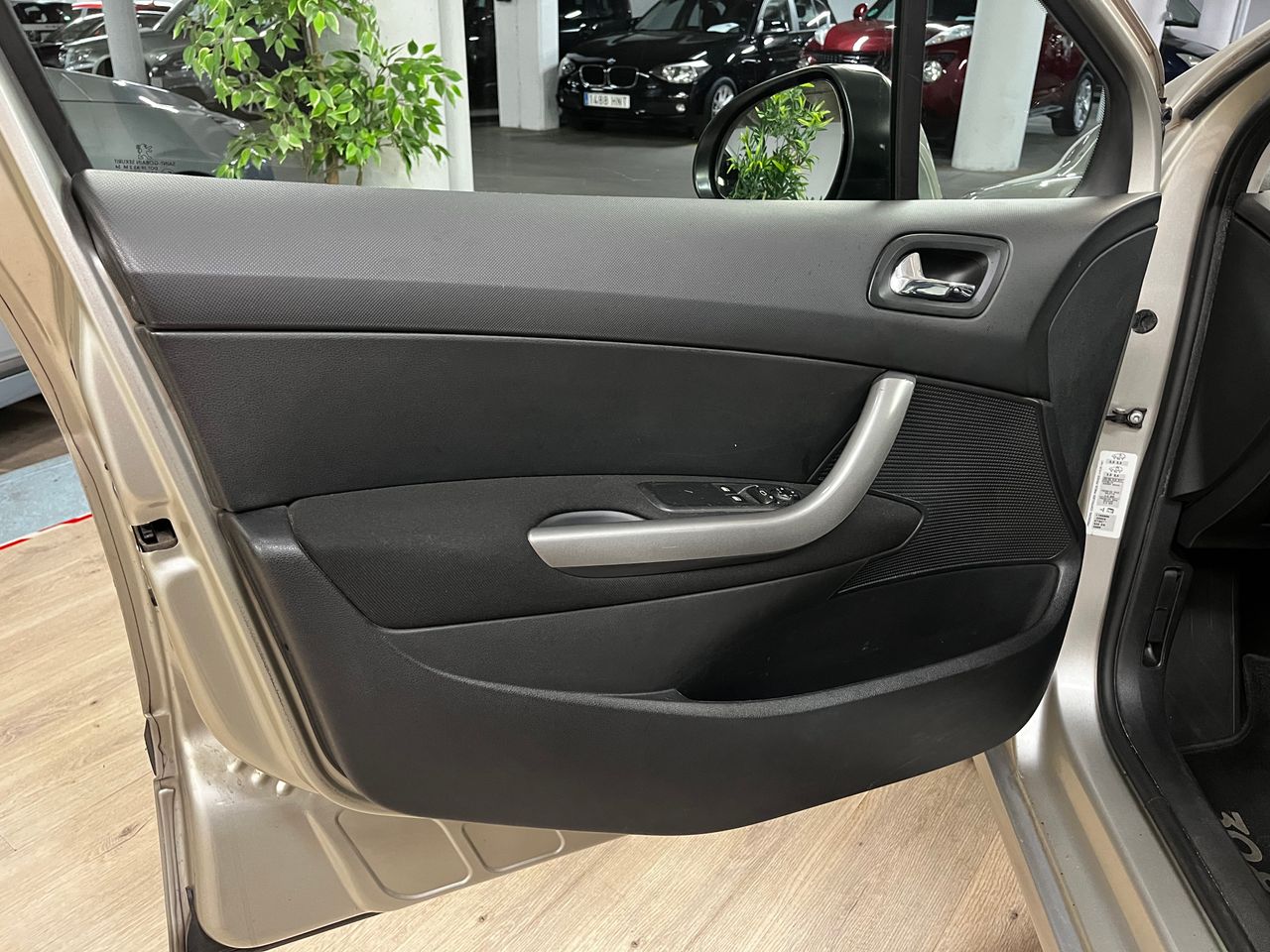 Peugeot 308 SW Confort 1.6 VTi 120 - Foto 21