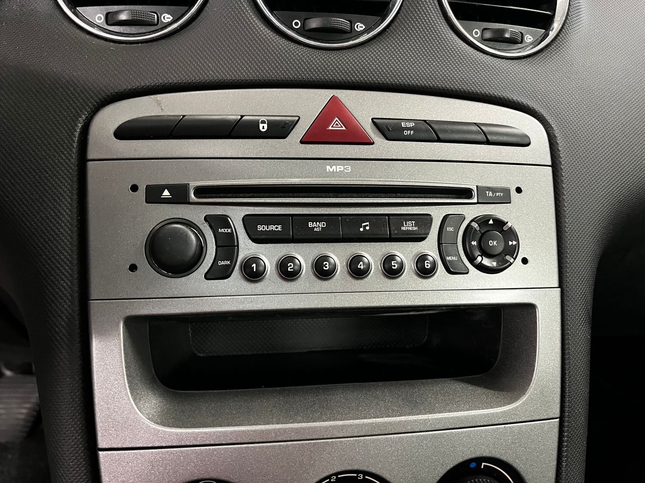 Peugeot 308 SW Confort 1.6 VTi 120 - Foto 23