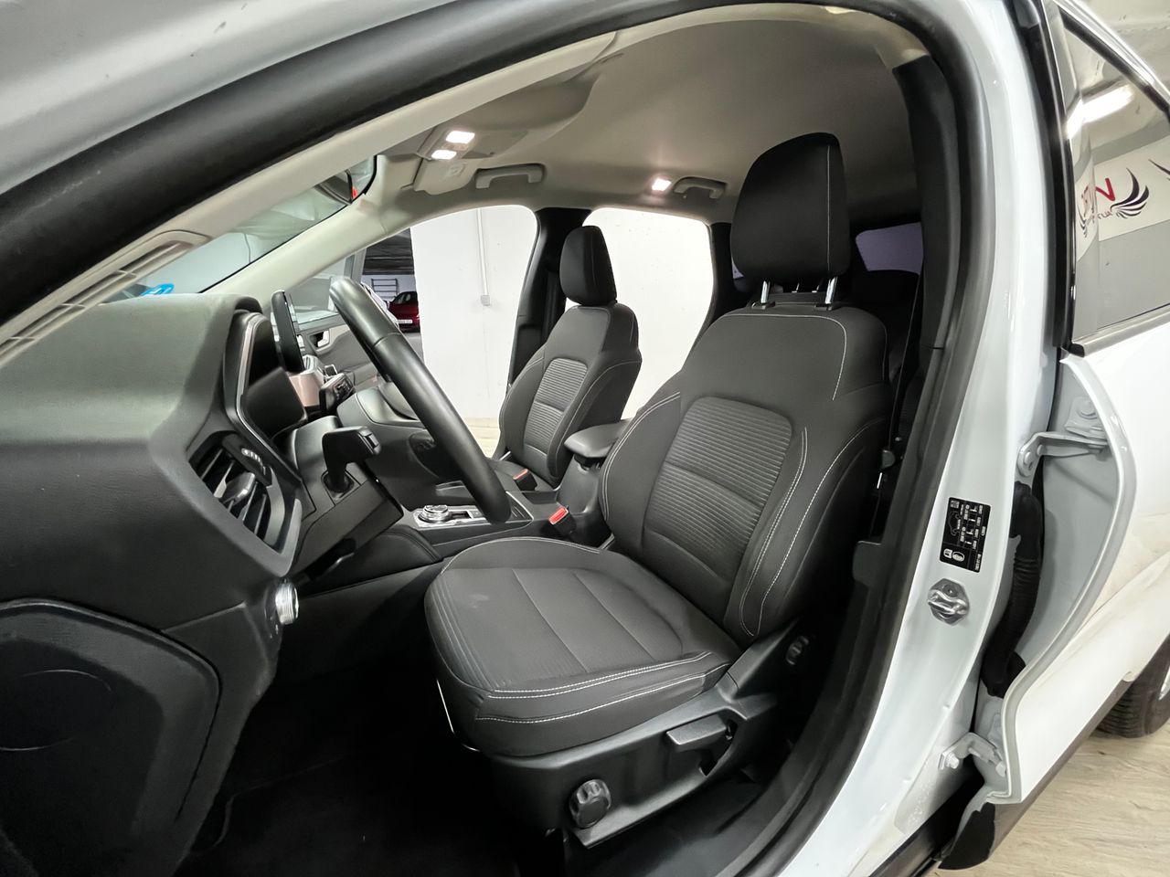 Ford Kuga Titanium 2.5 FHEV 140 kW (190 CV) - Foto 24