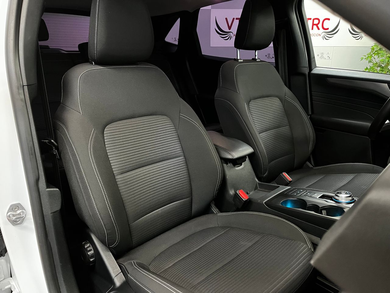 Ford Kuga Titanium 2.5 FHEV 140 kW (190 CV) - Foto 14