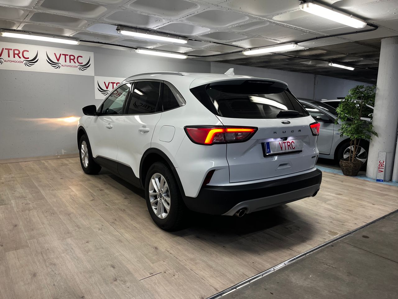 Ford Kuga Titanium 2.5 FHEV 140 kW (190 CV) - Foto 34