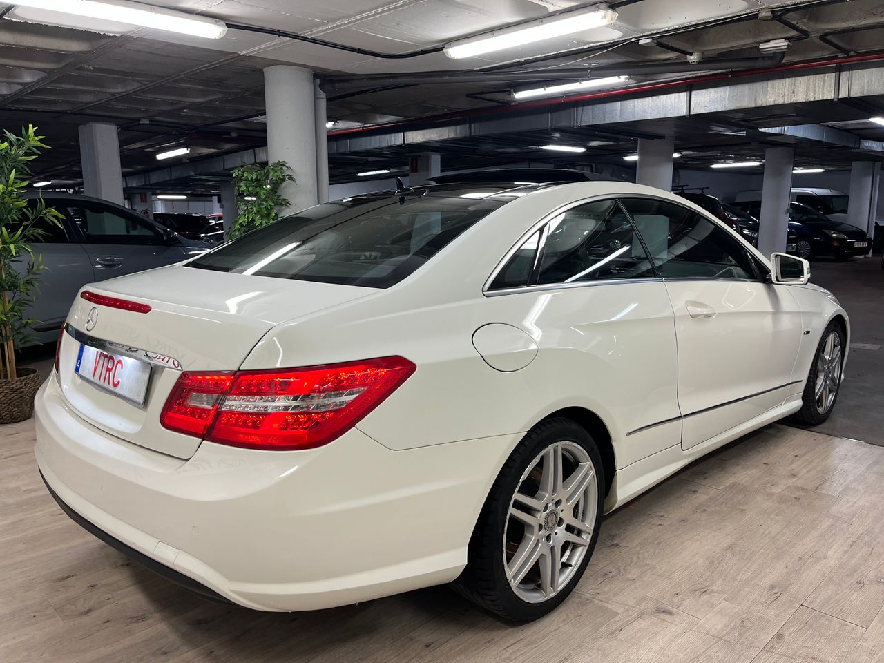 Mercedes Clase E E 250 CDI BlueEFFICIENCY Coupé Aut. - Foto 33