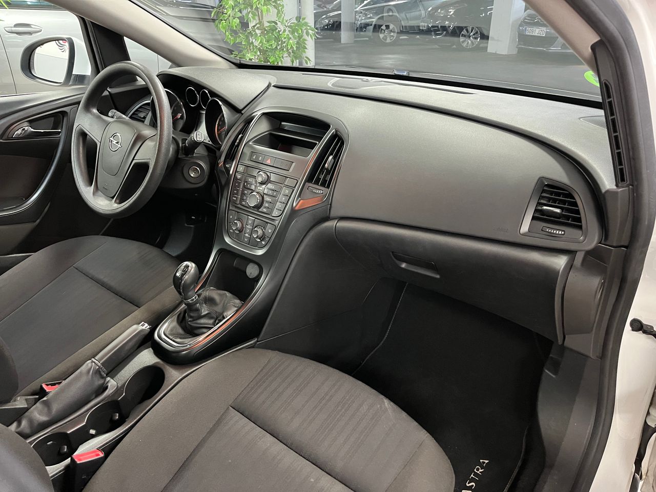 Opel Astra 5p Essentia 1.4 100 CV - Foto 6