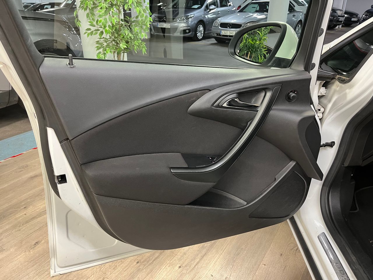 Opel Astra 5p Essentia 1.4 100 CV - Foto 13