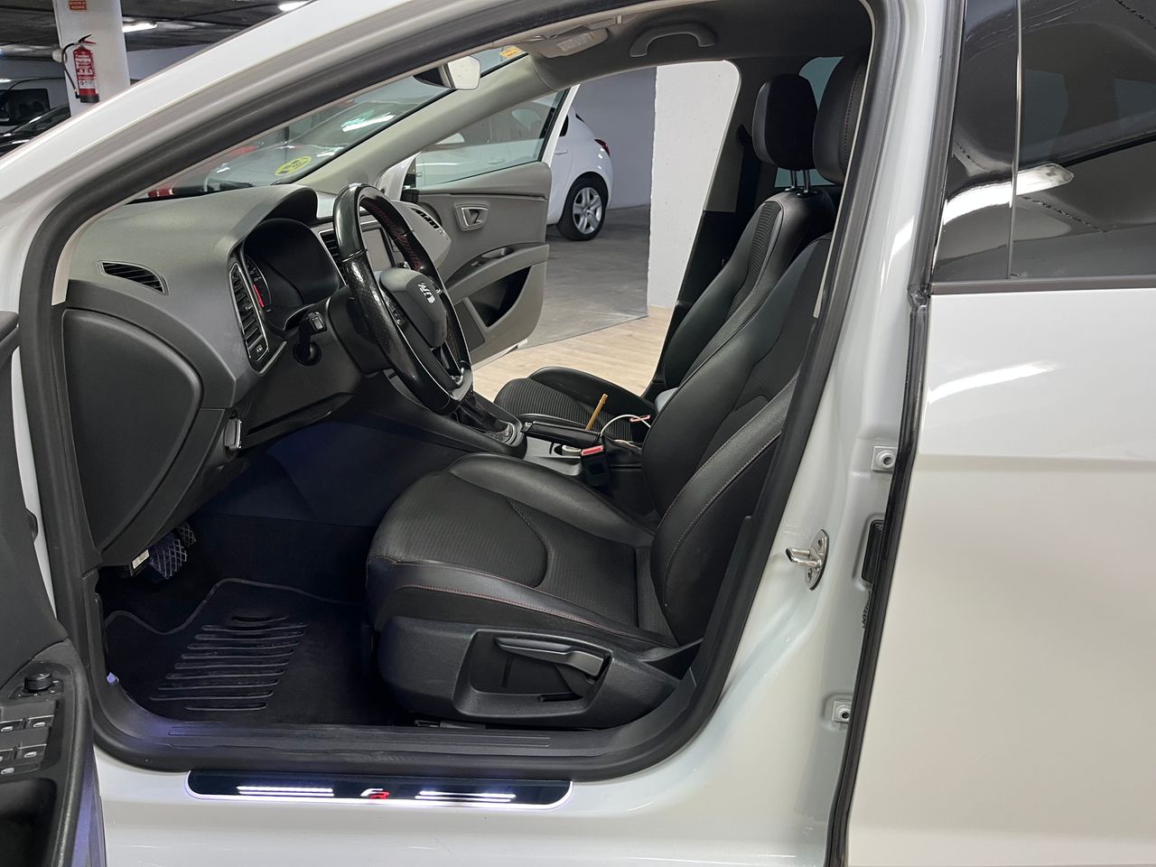 Seat Leon León 2.0 TDI CR 150 CV Start&Stop FR DSG 6 vel. - Foto 8