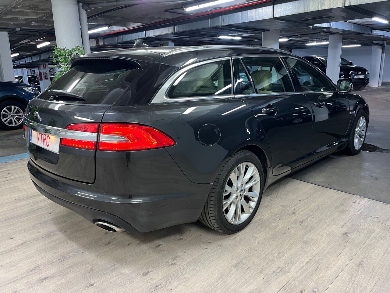 Jaguar XF XF Sportbrake 2.2D Luxury - Foto 26