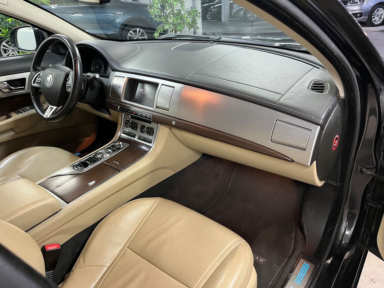 Jaguar XF XF Sportbrake 2.2D Luxury - Foto 7