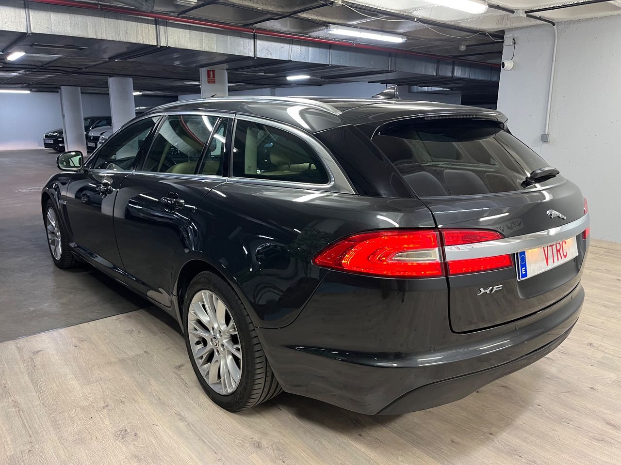 Jaguar XF XF Sportbrake 2.2D Luxury - Foto 24