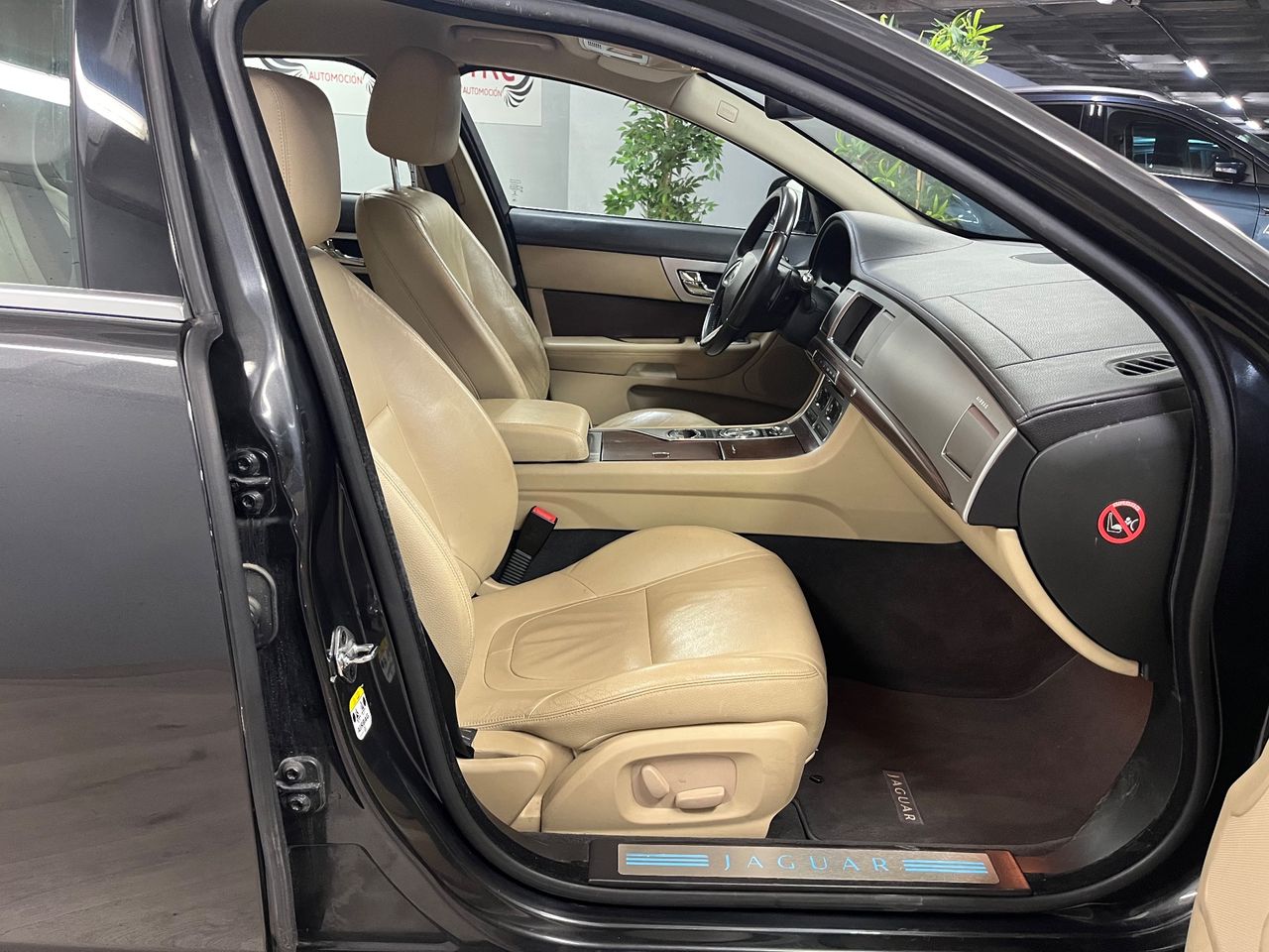 Jaguar XF XF Sportbrake 2.2D Luxury - Foto 6