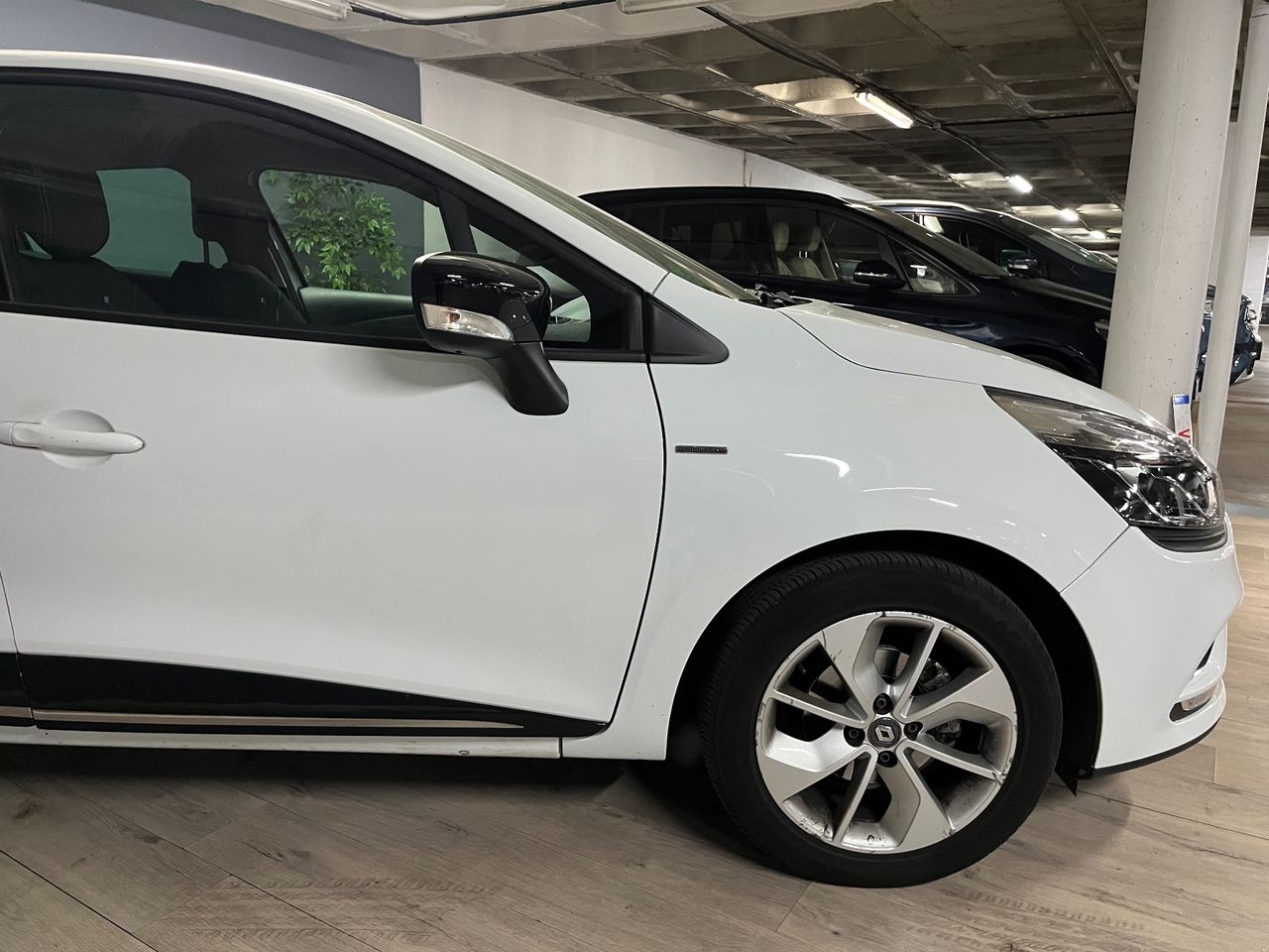 Renault Clio Limited 1.2 16v 55 kW - Foto 4
