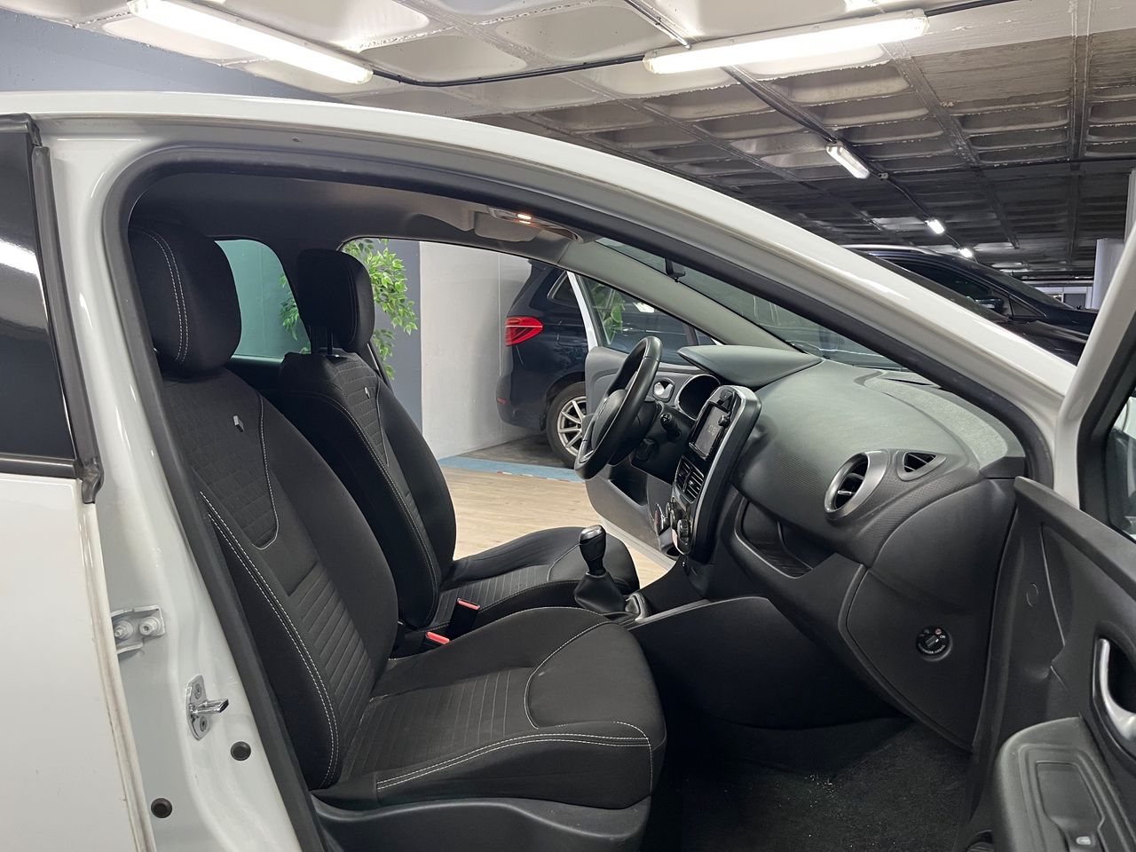 Renault Clio Limited 1.2 16v 55 kW - Foto 16