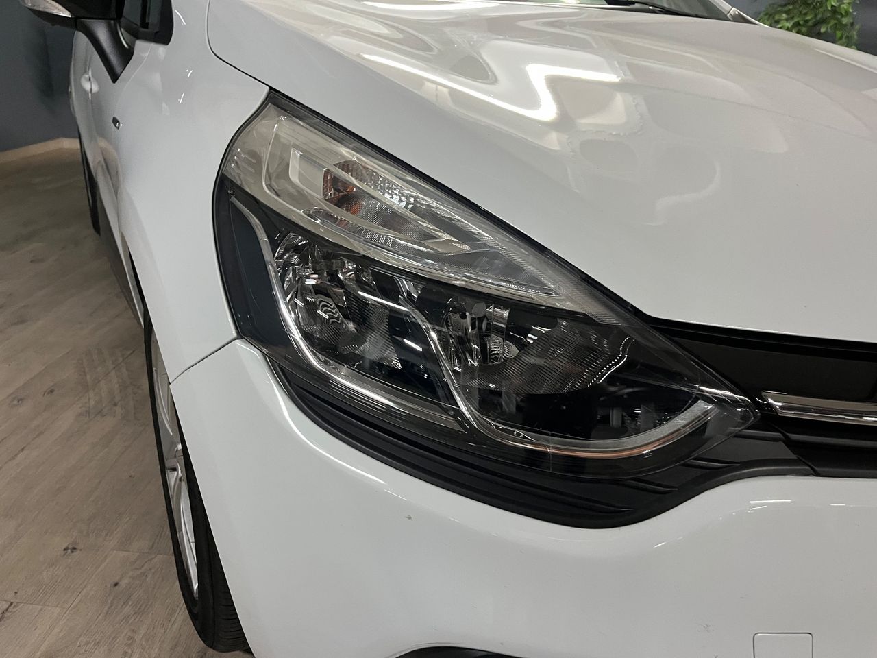 Renault Clio Limited 1.2 16v 55 kW - Foto 6