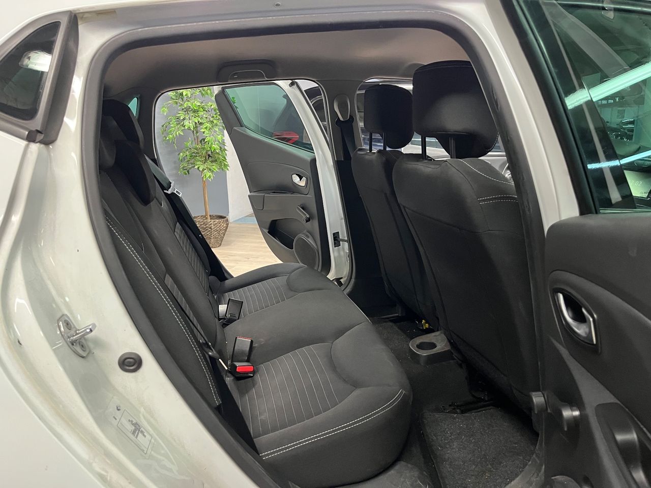 Renault Clio Limited 1.2 16v 55 kW - Foto 12