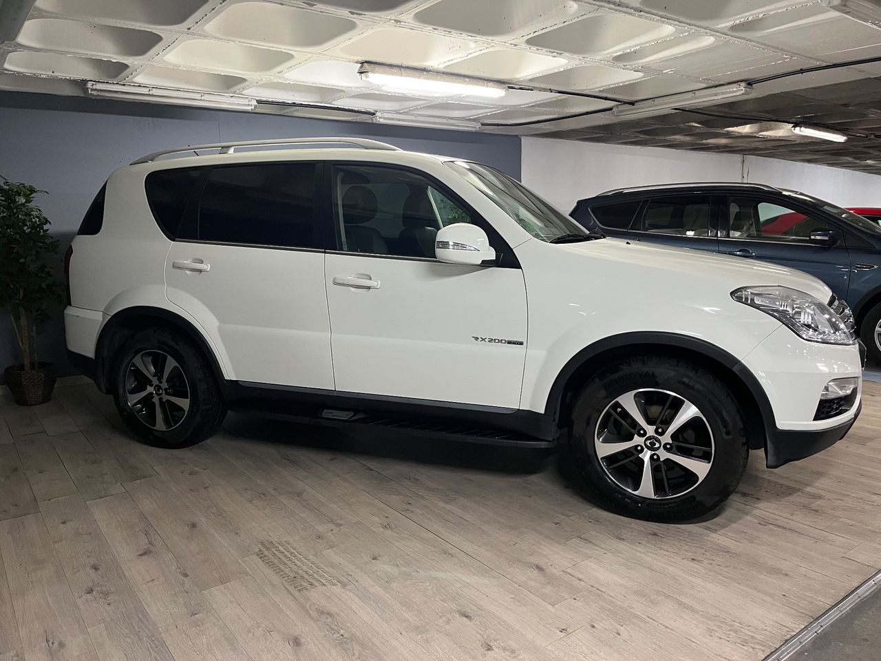SsangYong Rexton W 200 e-XDi Limited 4x4 - Foto 8