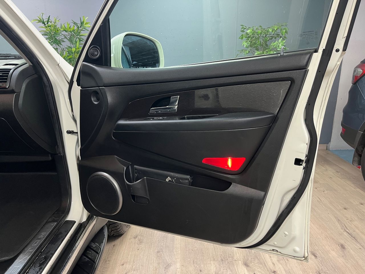 SsangYong Rexton W 200 e-XDi Limited 4x4 - Foto 17
