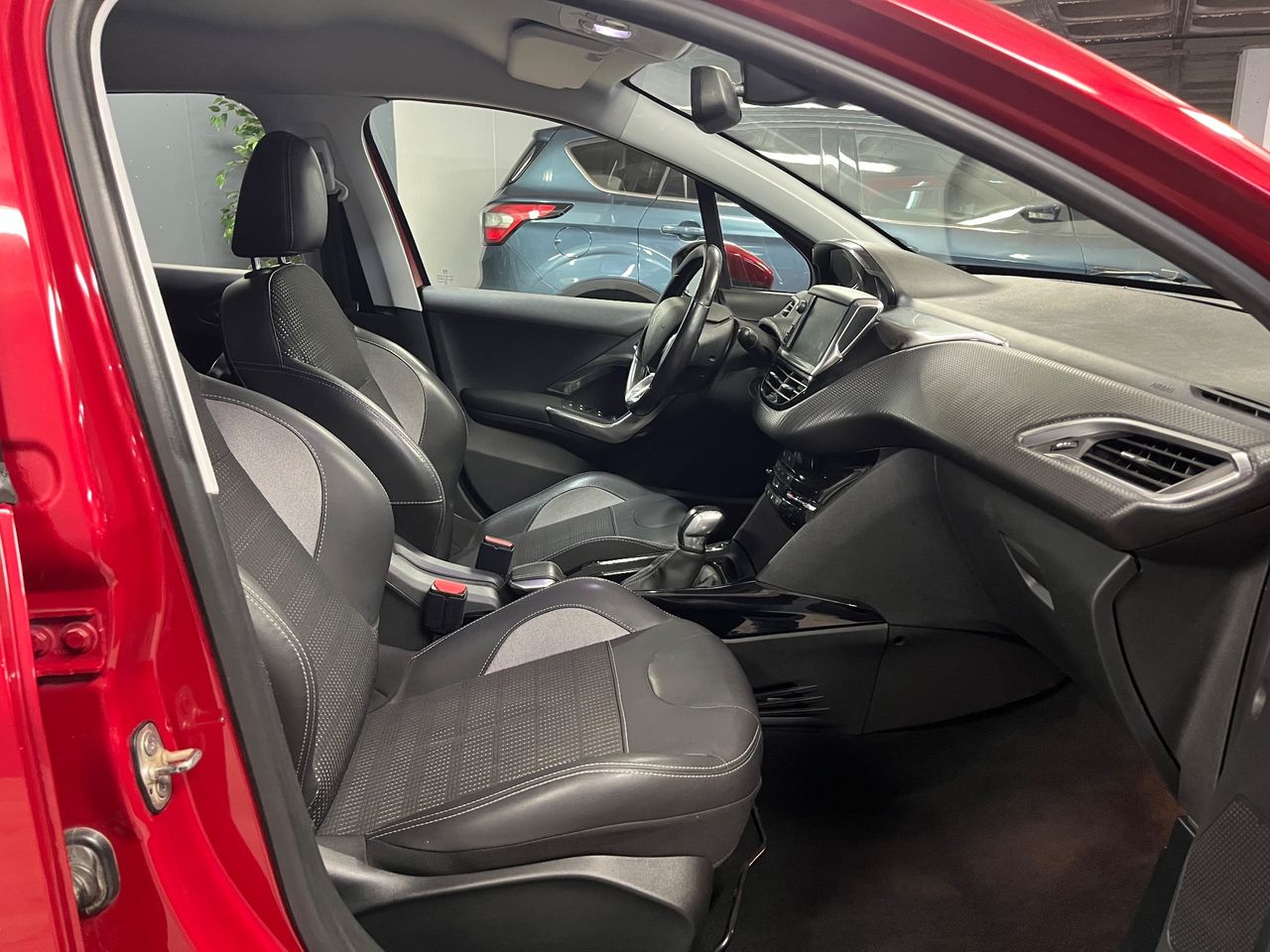 Peugeot 2008 Allure 1.2 PureTech 110 S&S - Foto 5