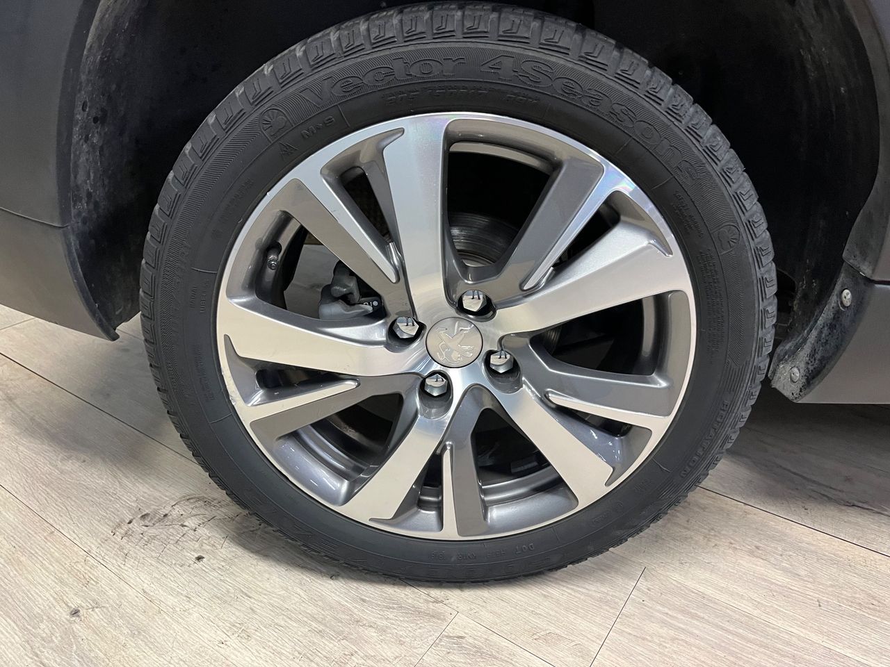 Peugeot 2008 Allure 1.2 PureTech 110 S&S - Foto 4