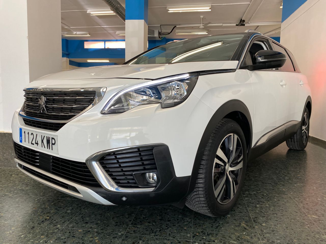 Impecable casa  de segunda mano - peugeot 5008 2019 /